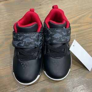 Black/Red Kids sneakers with Dinosaur Print 7 toddler boy BNWT